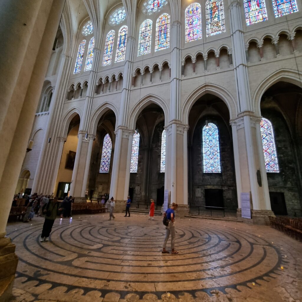 Parcourir le labyrinthe de la cathédrale de Chartres